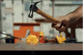 Gía của một lần gõ búa