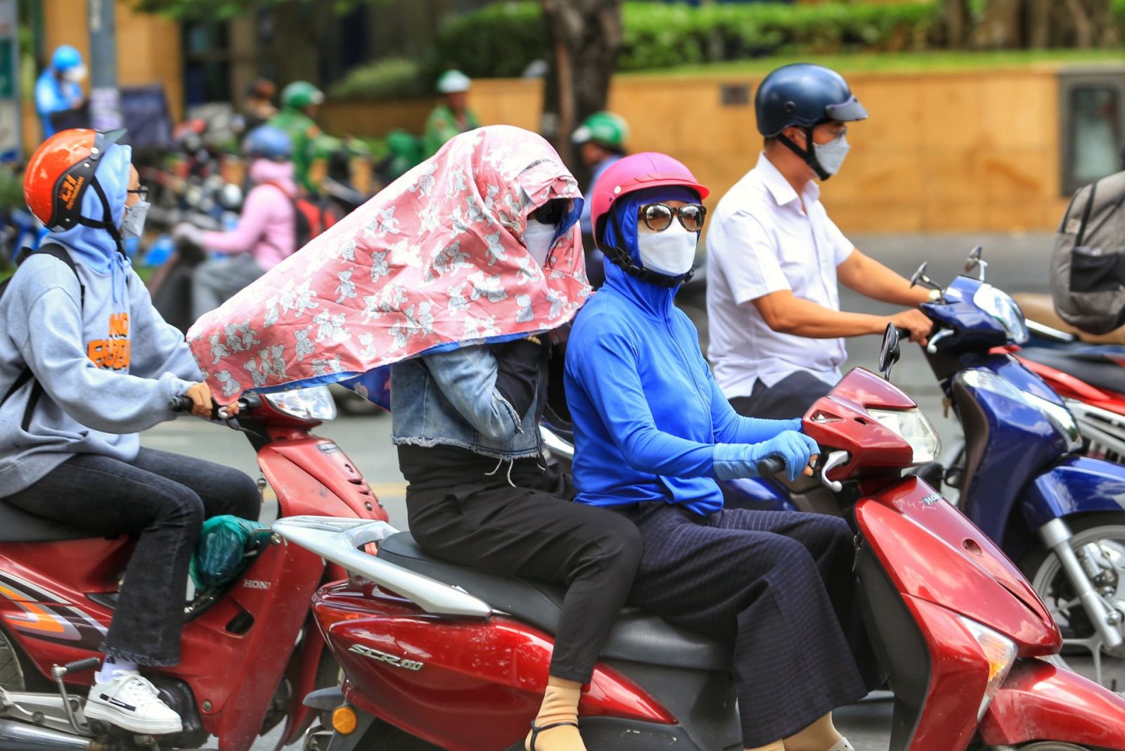 THÁCH THỨC NGHỀ CHUYỂN PHÁT NHANH